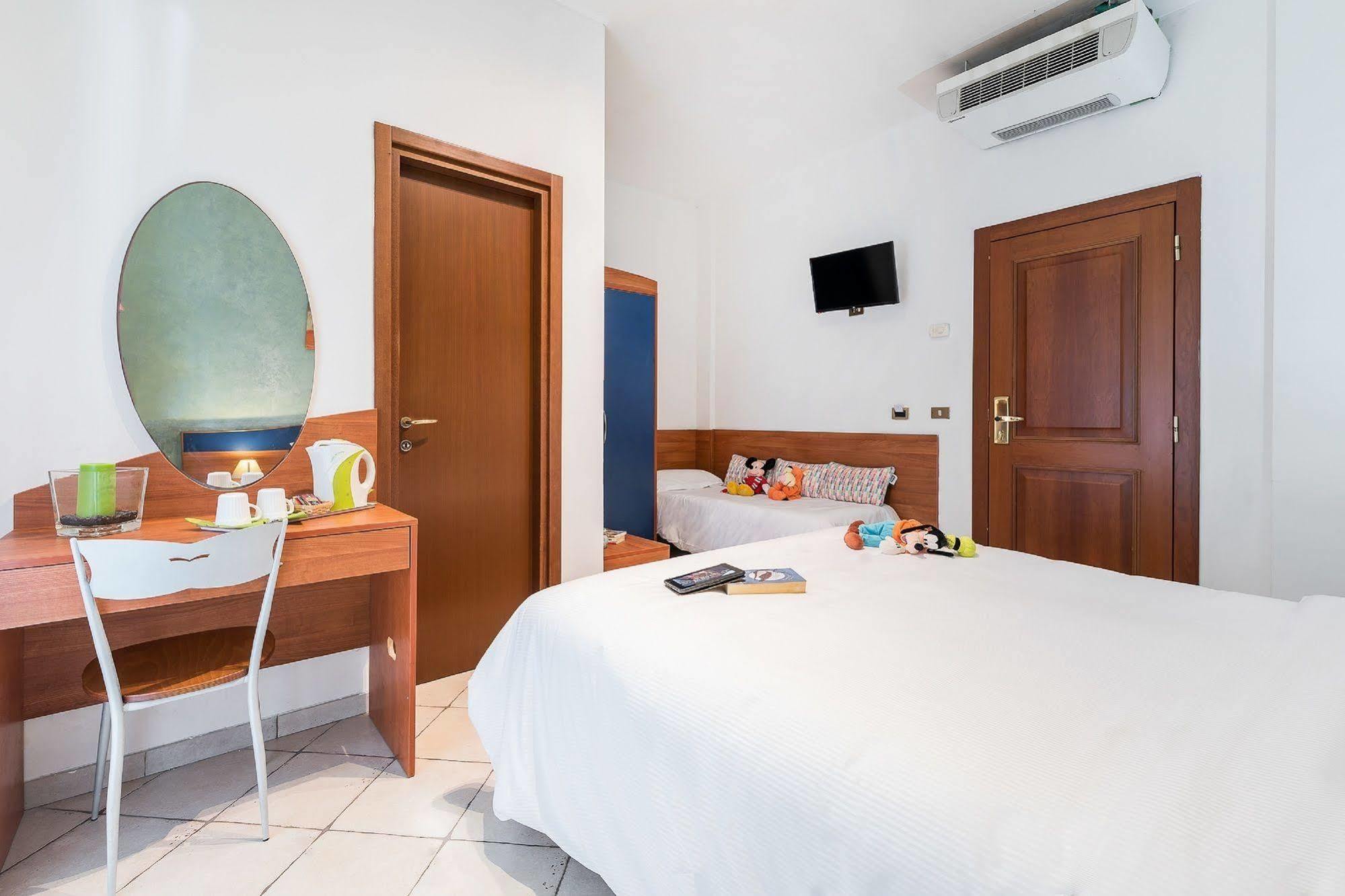 Hotel La Villetta Fiumicino Luaran gambar